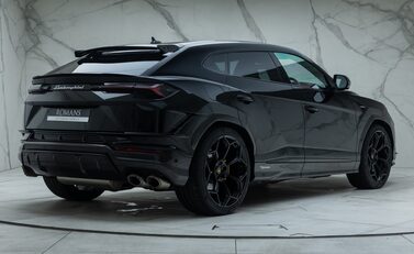 Lamborghini Urus PERFORMANTE 6