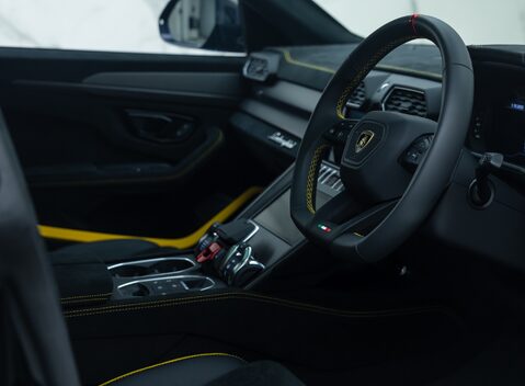 Lamborghini Urus PERFORMANTE 13