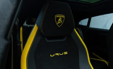 Lamborghini Urus PERFORMANTE 16