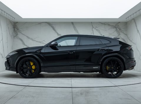 Lamborghini Urus PERFORMANTE 5