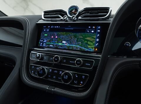 Bentley Bentayga V8 First Edition 27