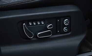 Bentley Bentayga V8 First Edition 15