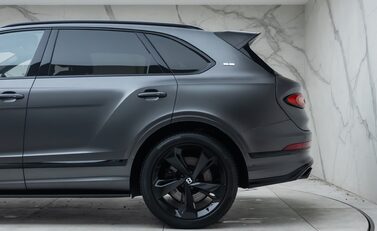 Bentley Bentayga V8 First Edition 40