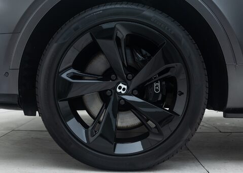 Bentley Bentayga V8 First Edition 