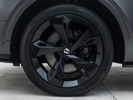 Bentley Bentayga V8 First Edition 