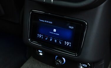 Bentley Bentayga V8 First Edition 20