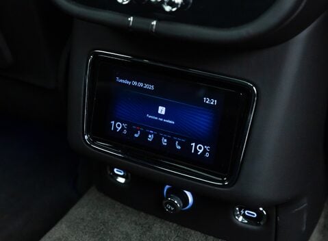 Bentley Bentayga V8 First Edition 20