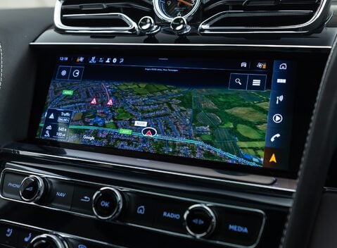 Bentley Bentayga V8 First Edition 28