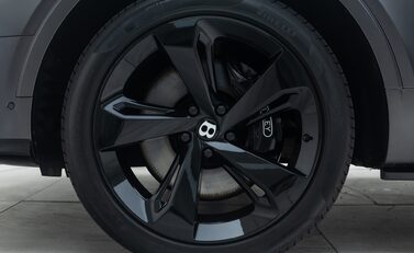 Bentley Bentayga V8 First Edition 32