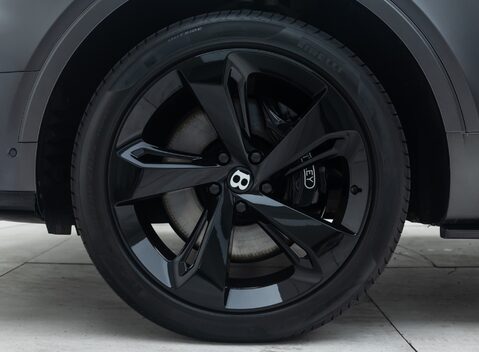 Bentley Bentayga V8 First Edition 32