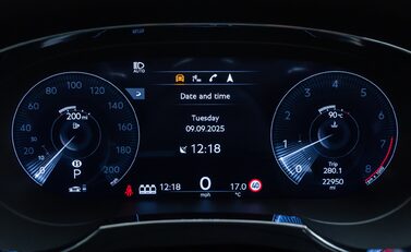 Bentley Bentayga V8 First Edition 24