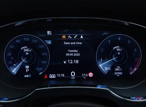 Bentley Bentayga V8 First Edition 24