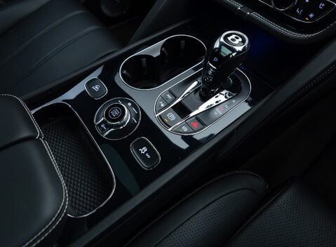 Bentley Bentayga V8 First Edition 29