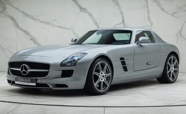 Mercedes-Benz SLS AMG 1