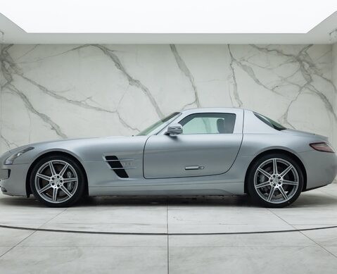Mercedes-Benz SLS AMG