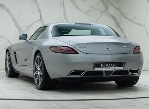 Mercedes-Benz SLS AMG 13