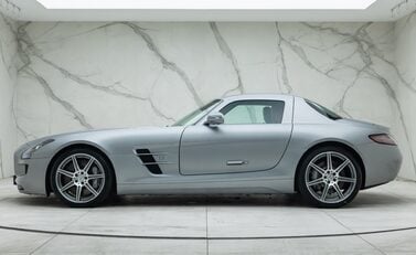 Mercedes-Benz SLS AMG 7