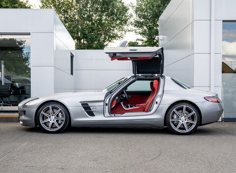 Mercedes-Benz SLS AMG 3