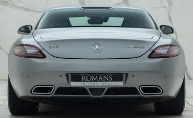 Mercedes-Benz SLS AMG 11