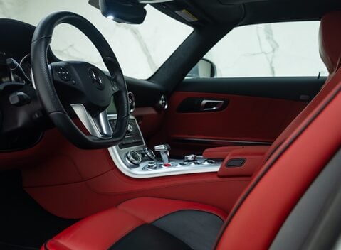 Mercedes-Benz SLS AMG 16