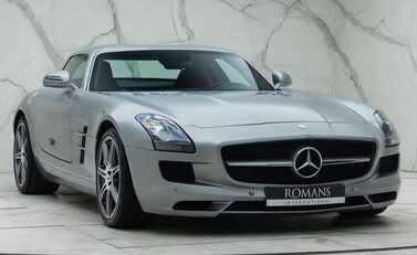 Mercedes-Benz SLS AMG 12