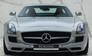 Mercedes-Benz SLS AMG 10
