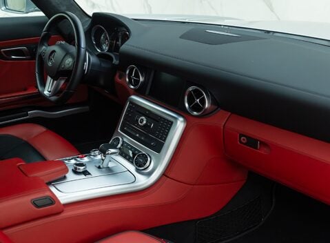 Mercedes-Benz SLS AMG 20