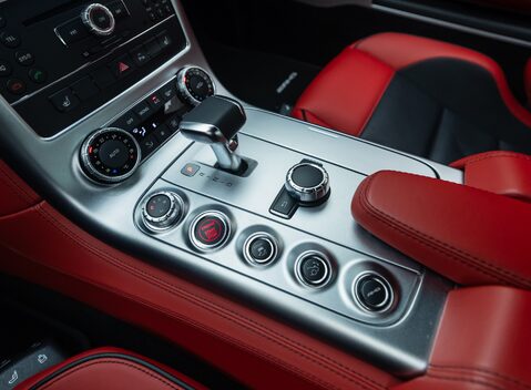 Mercedes-Benz SLS AMG 25