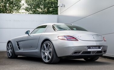 Mercedes-Benz SLS AMG 4