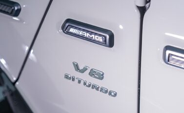 Mercedes-Benz G Class AMG G 63 CARBON EDITION 40