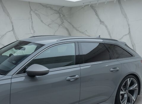 Audi RS6 AVANT PERFORMANCE 30