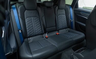 Audi RS6 AVANT PERFORMANCE 16