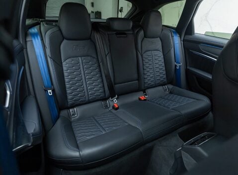 Audi RS6 AVANT PERFORMANCE 16