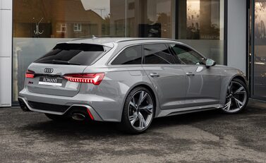 Audi RS6 AVANT PERFORMANCE 4