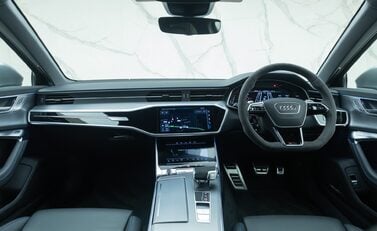 Audi RS6 AVANT PERFORMANCE 20