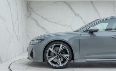 Audi RS6 AVANT PERFORMANCE 32