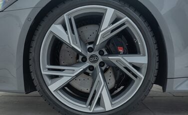 Audi RS6 AVANT PERFORMANCE 27