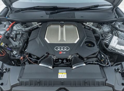 Audi RS6 AVANT PERFORMANCE 34