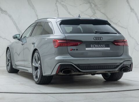 Audi RS6 AVANT PERFORMANCE 10