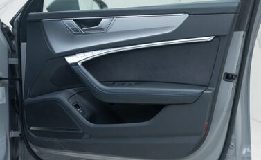 Audi RS6 AVANT PERFORMANCE 26