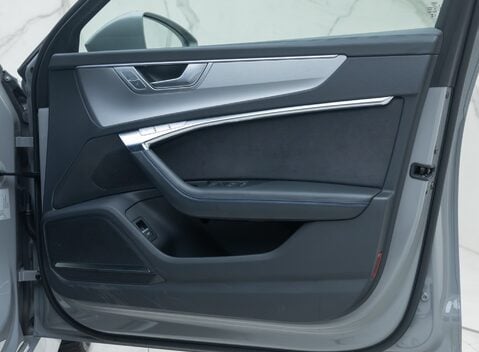 Audi RS6 AVANT PERFORMANCE 26