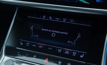 Audi RS6 AVANT PERFORMANCE 24