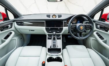 Porsche Macan GTS 21