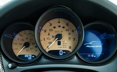 Porsche Macan GTS 22