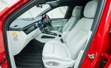 Porsche Macan GTS 19