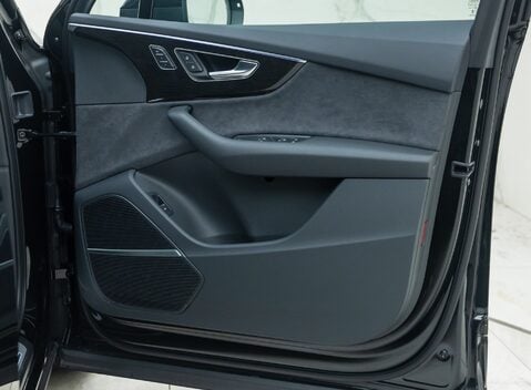 Audi SQ7 BLACK EDITION 27