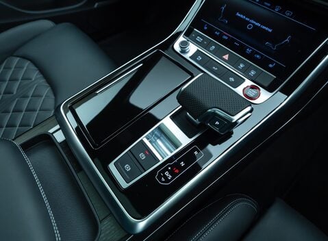 Audi SQ7 BLACK EDITION 26