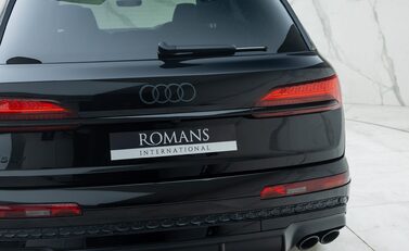 Audi SQ7 BLACK EDITION 32