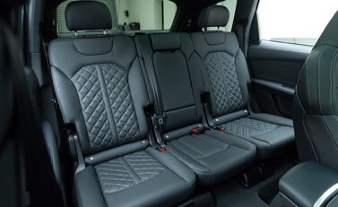 Audi SQ7 BLACK EDITION 17