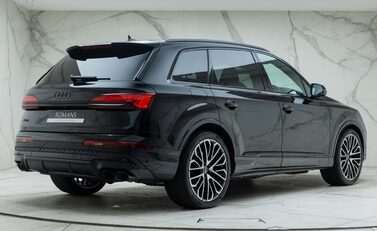 Audi SQ7 BLACK EDITION 6